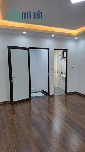 BÁN GẤP NHÀ PHÂN LÔ 6 TẦNG THANH XUÂN  - NGÕ THÔNG ,  RỘNG  - GẦN ROYAL  - 33.5m2 – 6 tầng – 5.3 tỷ
