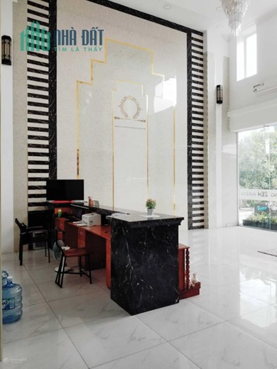Cần cho thuê gấp Mặt bằng đường Hoàng Quốc Việt (11x25m)