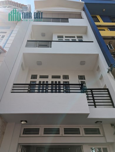 Cho thuê nhà 4 tầng MT Nguyễn Minh Hoàng (6 phòng ngủ)