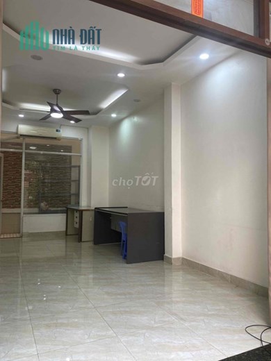 Chính chủ Cho thuê Mặt bằng Kinh doanh hoặc Văn Phòng Công ty nhỏ - Đường Huỳnh Văn Bánh, P11, Quận