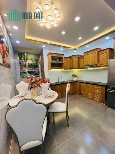 NHÀ BÁN 5 TẦNG - 5 PN- KHU VỰC SÁT LÀNG HOA- P.8- GÒ VẤP
DT 52m2- GÍA CHỈ 7,6 TỶ