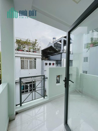 Bán Gấp Nhà Hẻm 2 Căn Ra MặtTiền Bàn Cờ Quận 3- 33m-5Tầng-HẻmThông Chỉ 5.6Tỷ