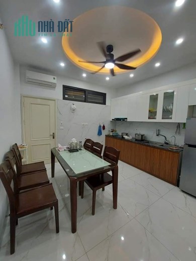 Bán nhà Việt Hưng, Lệ Mật 42m x 5T gara oto, kinh doanh giá nhỉnh 5 tỷ thương lượng LH: 0936123469