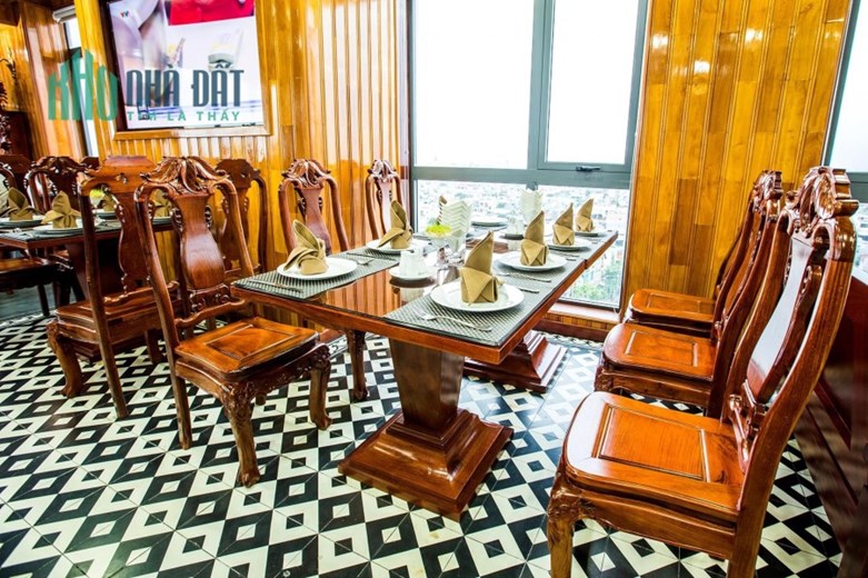 CHUYỂN NHƯỢNG KHÁCH SẠN 3* MẶT TIỀN TÔN THẤT ĐẠM- CÁCH BIỂN 40M- FULL NỘI THẤT GỖ TỰ NHIÊN CAO CẤP