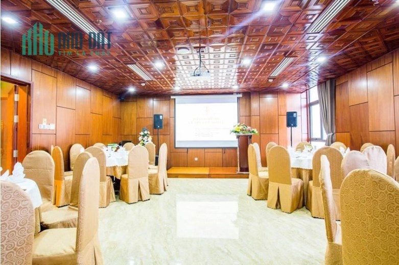 CHUYỂN NHƯỢNG KHÁCH SẠN 3* MẶT TIỀN TÔN THẤT ĐẠM- CÁCH BIỂN 40M- FULL NỘI THẤT GỖ TỰ NHIÊN CAO CẤP