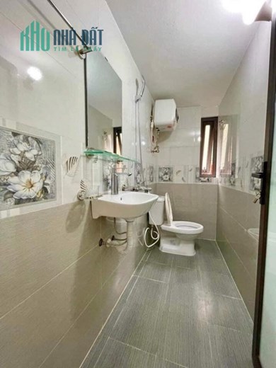 Cần Bán nhà Phố Chính Kinh KD 36Tr/Tháng 46m2 6 tầng MT 4,1 chỉ 5,5 tỷ LHCC.
