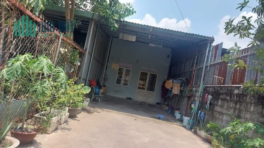 Bán đất tặng nhà Đường số 11, Linh Xuân Thủ Đức, DT đất 220m2, chỉ hơn 4 tỷ.