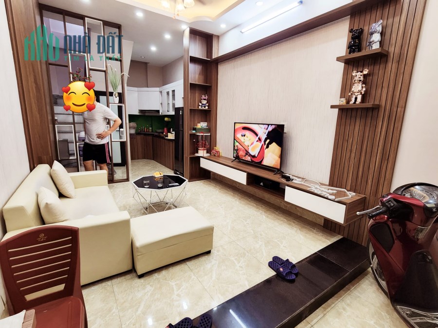 Bán nhà Định công 40m2 x5T,ngõ đẹp,gần đường,nhà ở luôn,giá 3,56 tỷ