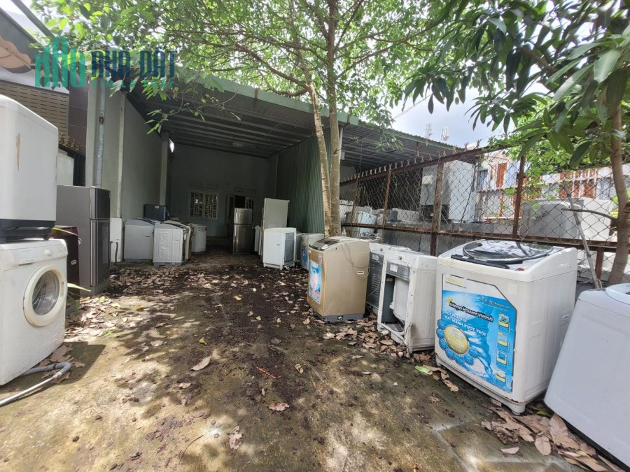 Bán đất tặng nhà Đường số 11, Linh Xuân Thủ Đức, DT đất 220m2, chỉ hơn 4 tỷ.