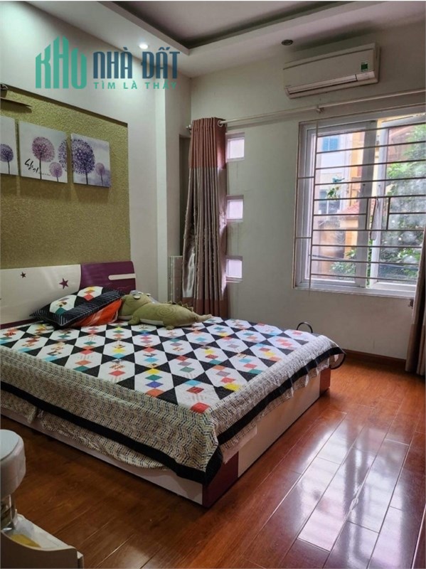 Bán nhà mặt phố Nguyễn Công Hoan. Lô góc kinh doanh DTSD 45m2, MT 6m