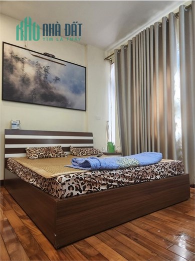 Bán nhà mặt phố Nguyễn Công Hoan. Lô góc kinh doanh DTSD 45m2, MT 6m