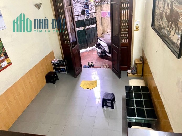 Nhà 3 tầng gần phố Bạch Đằng (Hồng Hà) – 47m2 chỉ 3.4 tỷ - SÂN RỘNG SÁNG