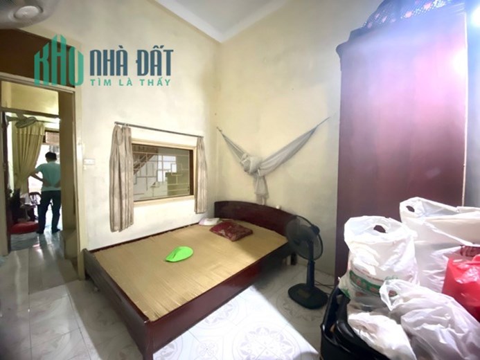 Nhà 3 tầng gần phố Bạch Đằng (Hồng Hà) – 47m2 chỉ 3.4 tỷ - SÂN RỘNG SÁNG