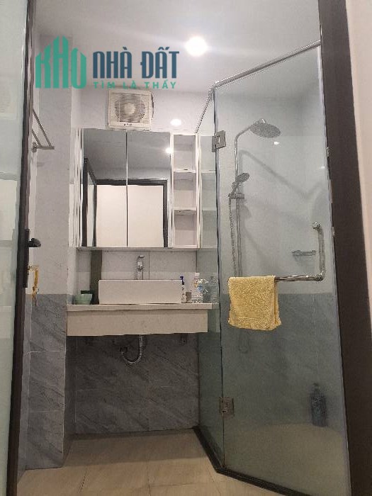Bán nhà phố THẠCH BÀN 45m 5 tầng MT5,5m, nhỉnh 2 tỷ. Nhà DÂN XÂY rất mới, chắc chắn
