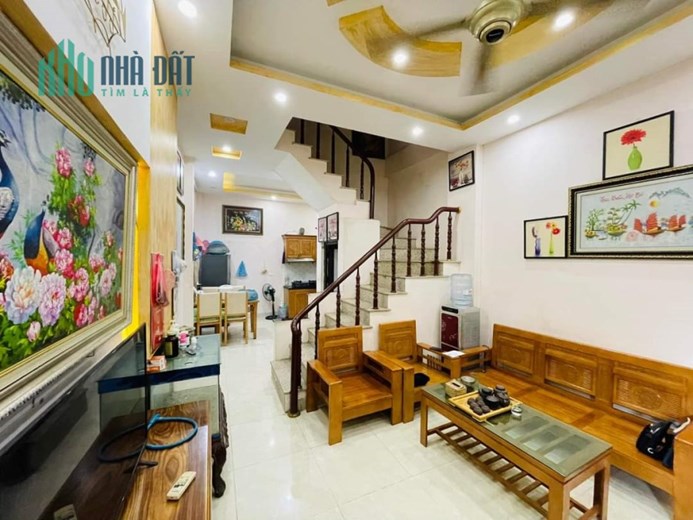 Chưa đến 4 tỷ có ngay nhà Minh Khai 45m2, 4T, mT rộng, sổ đỏ cc, Lh 0987136162