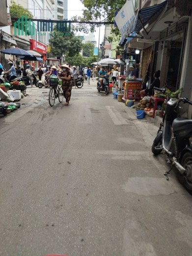 Nhà Bạch Mai gần công an phường  40m2, MT  rộng, 4T ở luôn, giá rẻ chỉ 3 tỷ 6. LH 0987136162