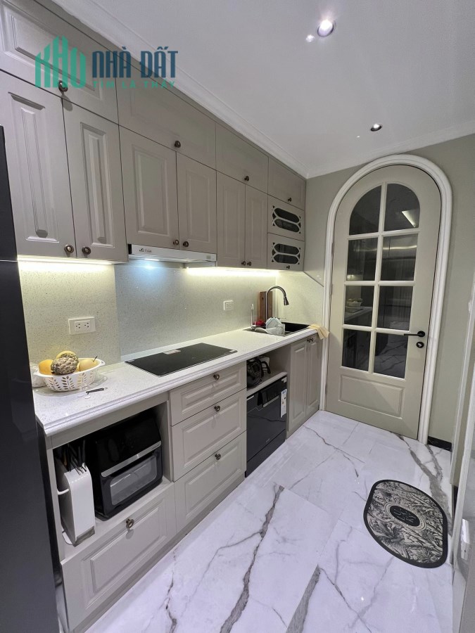 Lý Nam Đế 44m², 7 tầng, MT 4.5, giá 15.8 tỷ Hoàn Kiếm. Mua liên hệ: O94lO7l689
