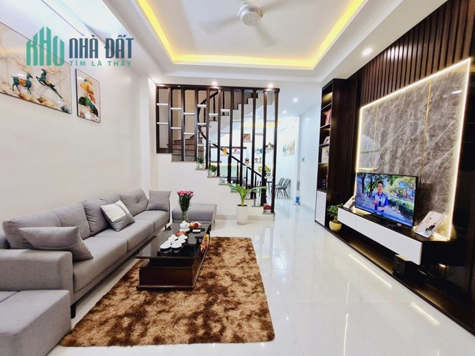 BÁN NHÀ ĐẶNG VĂN NGỮ, ĐỐNG ĐA, Ô TÔ ĐỖ, 45M2 4T MT3.7M, GIÁ 5.25 TỶ