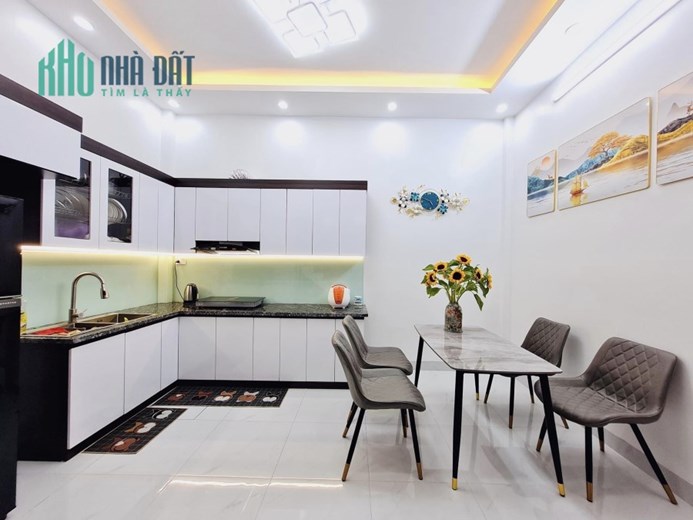 BÁN NHÀ ĐẶNG VĂN NGỮ, ĐỐNG ĐA, Ô TÔ ĐỖ, 45M2 4T MT3.7M, GIÁ 5.25 TỶ