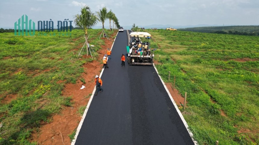 Giá rẻ cực sốc tại nằm tiền đường QL20 Định Quán- Đồng Nai.