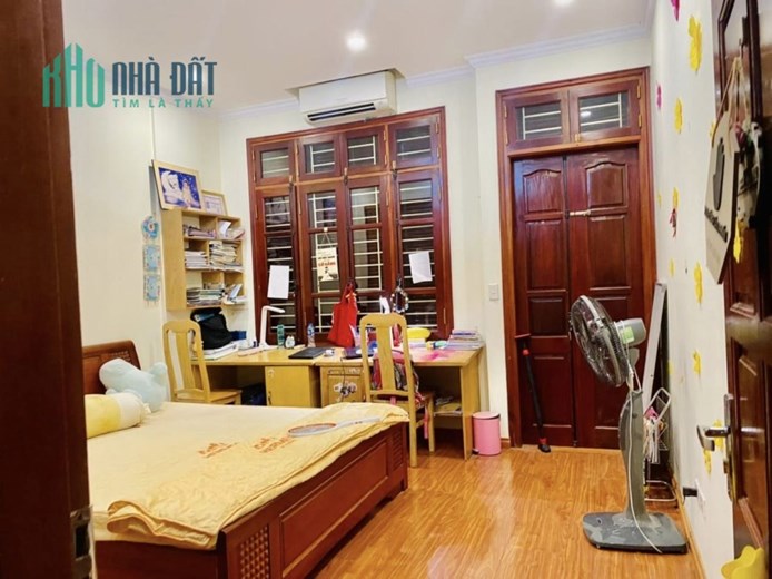 BÁN NHÀ LÁNG HẠ, ĐỐNG ĐA, LÔ GÓC, GẦN PHỐ, 60M2 4 TẦNG, GIÁ 5.4 TỶ