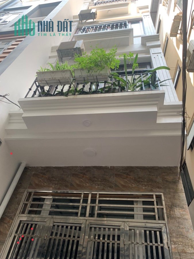 NHÀ ĐẸP HOÀNG QUỐC VIỆT – TRUNG TÂM CẦU GIẤY – NGÕ THÔNG THOÁNG – 3 BƯỚC RA BÃI Ô TÔ
