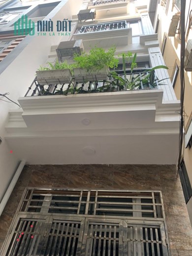 NHÀ ĐẸP HOÀNG QUỐC VIỆT – TRUNG TÂM CẦU GIẤY – NGÕ THÔNG THOÁNG – 3 BƯỚC RA BÃI Ô TÔ