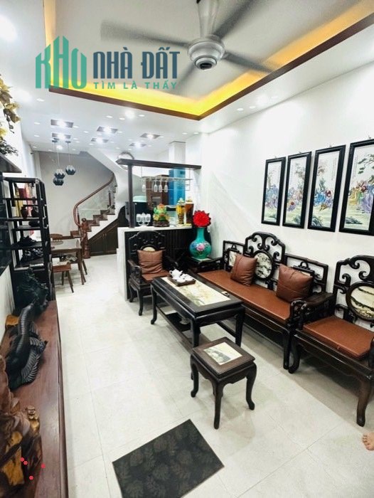 NHÀ ĐẸP HOÀNG QUỐC VIỆT – TRUNG TÂM CẦU GIẤY – NGÕ THÔNG THOÁNG – 3 BƯỚC RA BÃI Ô TÔ