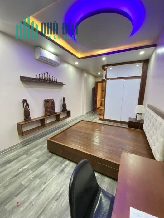 NHÀ ĐẸP HOÀNG QUỐC VIỆT – TRUNG TÂM CẦU GIẤY – NGÕ THÔNG THOÁNG – 3 BƯỚC RA BÃI Ô TÔ