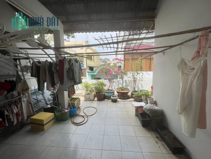 Bán nhà 2 Mặt tiền Hoàng Sa - Lê Văn Sỹ, Quận 3, DT: 6.5x27m, 5 T+ sân vườn, 25.8 tỷ.