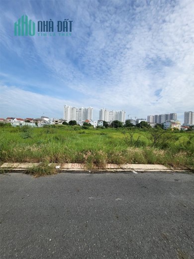 ĐẤT ĐẸP - GIÁ MỀM - Cần Bán Nhanh Lô Đất Vị Trí Đắc Địa Tại Huyện Nhà Bè