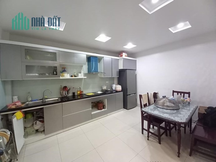 Ngụy như kon tum 68m, 5 tầng, mt4.8m, giá 18.6 tỷ( vỉa hè, ô tô tránh, KD đa dạng)
