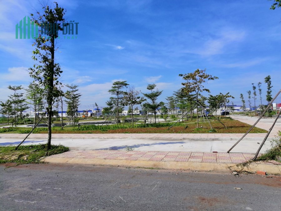 Do Ngộp Ngân Hàng Mình Cần Bán Gấp Đất Sổ Hồng Riêng tại Long An