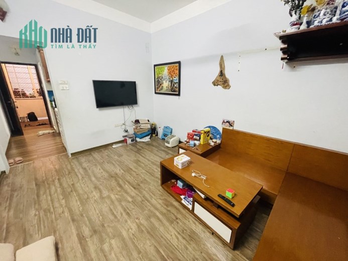 Nhà tập thể Lý Nam Đế, 50m2, 3.2tỷ, lô góc, 2 ngủ 1 wc, nhà đẹp, 0977097287