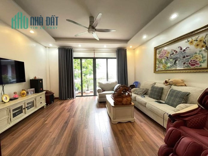 VIP QUÁ, QUAN NHÂN MẶT NGÕ, 3 NHÀ RA PHỐ, 6.X TỶ