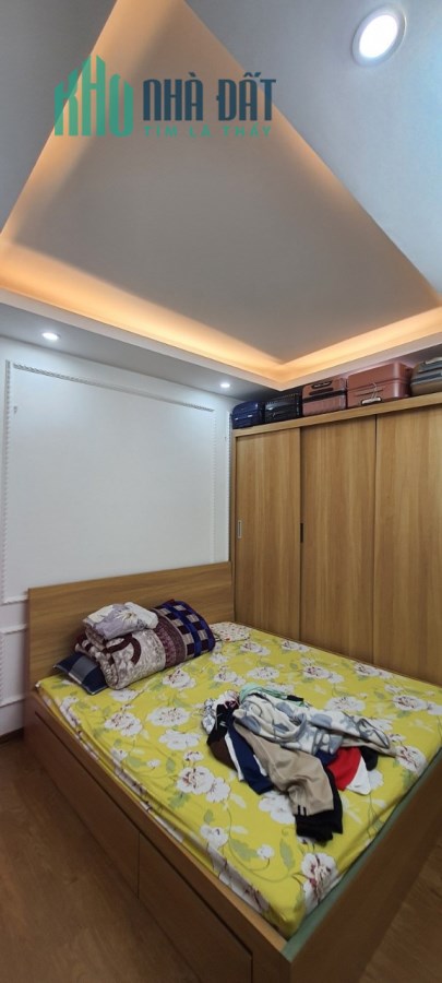 BÁN NHÀ NGÃ BA GIÁP BÁT 33M2X5T, Ở, KINH DOANH GIÁ 2,8TỶ.