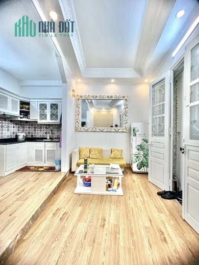 BÁN GẤP LÒ ĐÚC, THOÁNG TRƯỚC SAU, 4 NGỦ, SÁT PHỐ 40m x 4T, NHỈNH 4 TỶ 0901753139