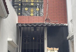 Chủ gấp bán, giảm chào 1 tỷ , giá chào mới 4.5 tỷ.
 NHÀ 2 TẦNG MỚI ĐẸP - THÍCH QUẢNG ĐỨC  - TT PHÚ