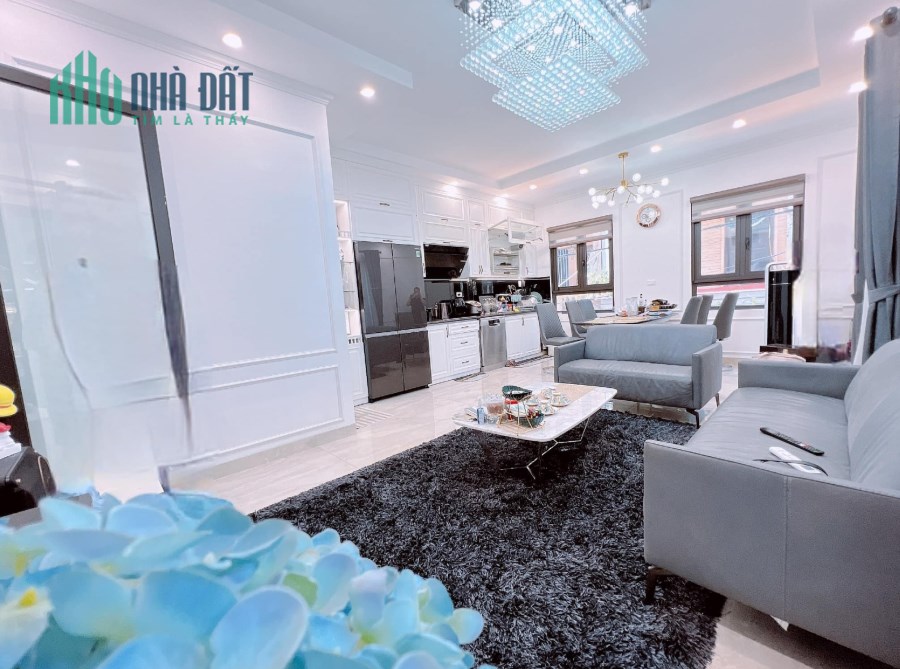 ĐỪNG CHẦN CHỜ! XEM NGAY CĂN HIẾM, GARA Ô TÔ 7C, 54M X 4 TẦNG PHỐ GIÁP BÁT -GIÁ 6 TỶ