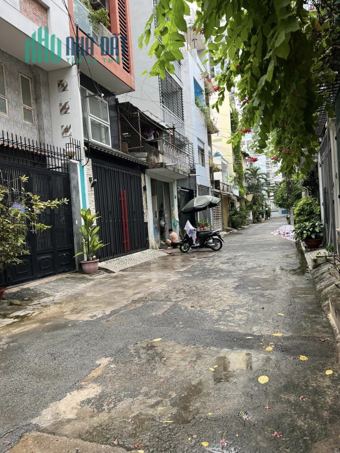 Nhà VIP Quận 10, giá tốt so với thị trường, diện tích rộng, ngang lớn hiếm có
