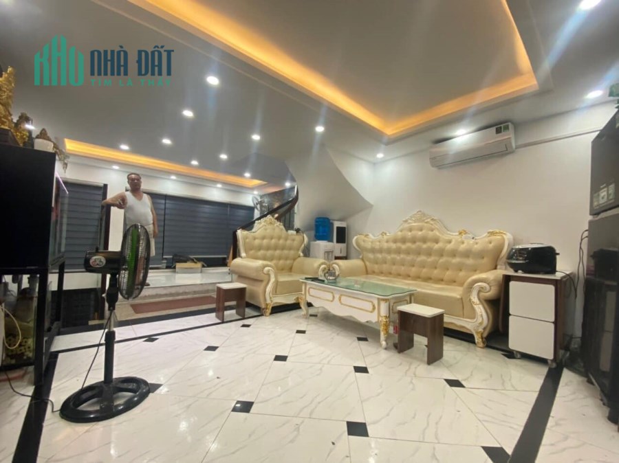 THỤY KHUÊ , DIỆN TÍCH 38m2 - 5 TẦNG - MẶT TIỀN 4.6 - GIÁ 5.6 TỶ