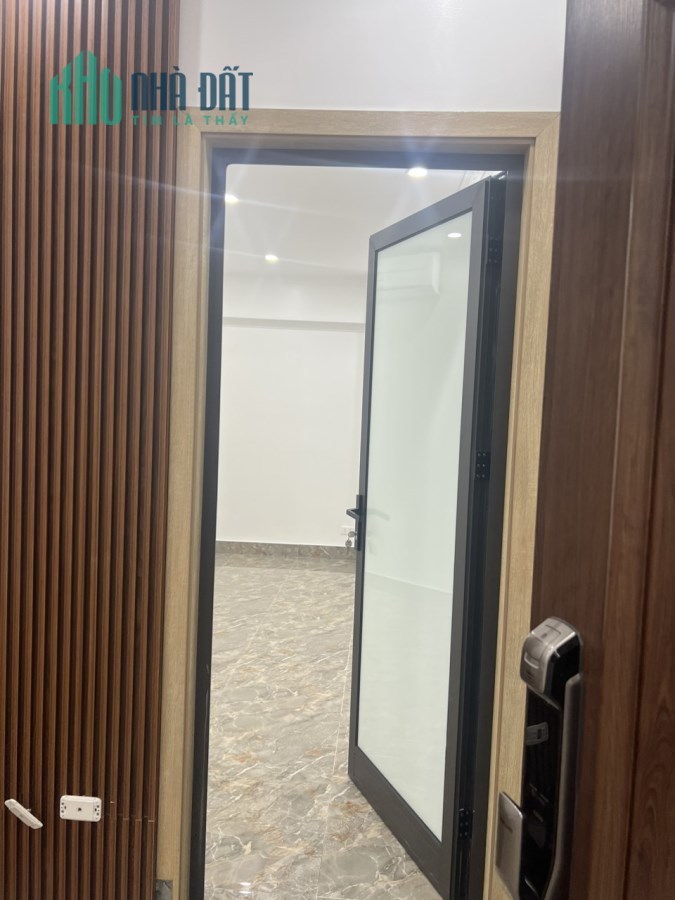Bán căn CHCC phố Nguyễn Cơ Thạch 88m2 ,3 N2VS, giá 3 tỷ 300