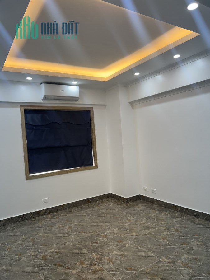 Bán căn CHCC phố Nguyễn Cơ Thạch 88m2 ,3 N2VS, giá 3 tỷ 300