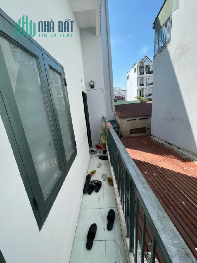 BA BƯỚC RA SÂN GOLF TÂN SƠN NHẤT - NGAY KHU VIP NHẤT ĐƯỜNG TÂN SƠN -  HẺM XE TẢI - NHÀ 4 TẤM ĐANG