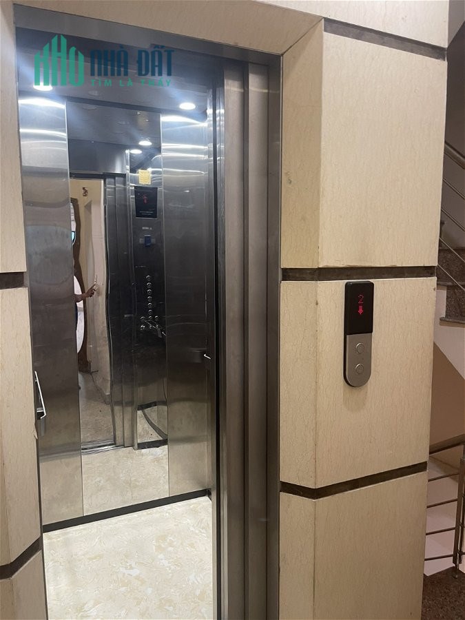 Chính chủ cho thuê nhà căn góc Mới 107m2x 5T, Kinh Doanh, VP, Linh Đàm- 35 Tr