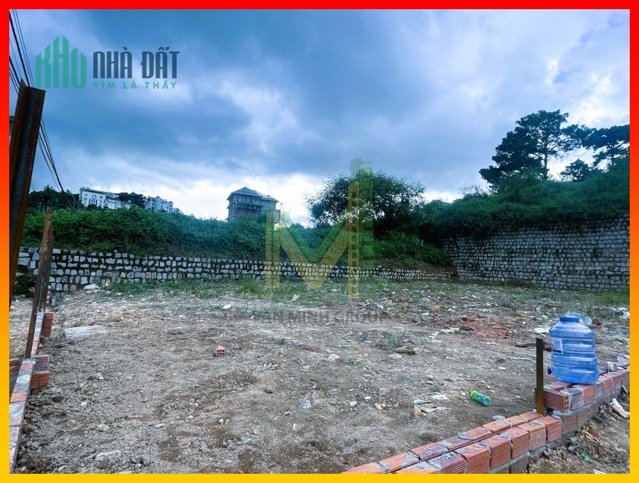 Bán nhanh 2 lô đất mặt tiền đường Trịnh Hoài Đức, Phường 11, Đà Lạt