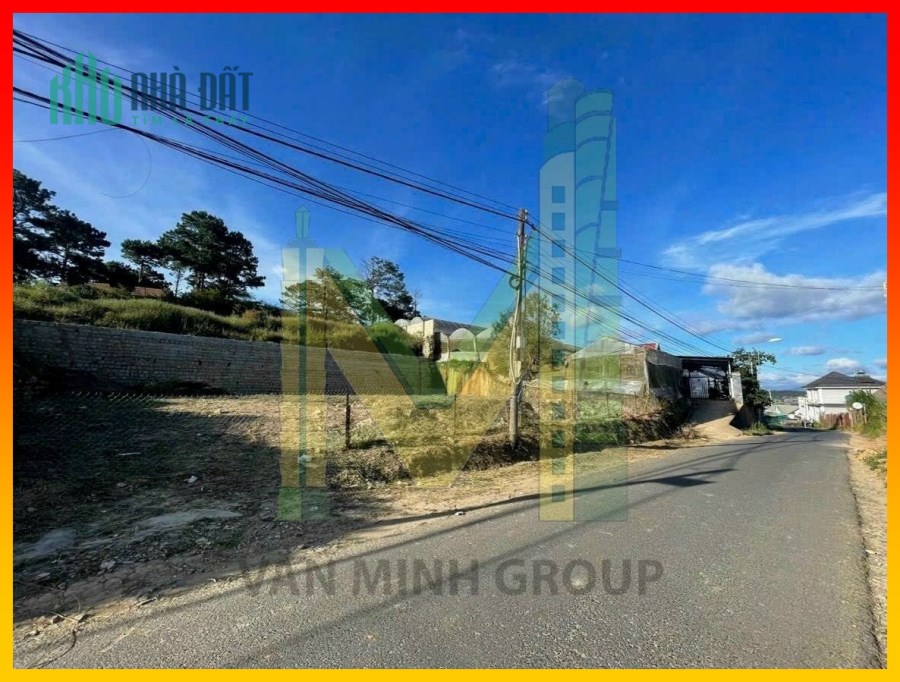 Bán nhanh 2 lô đất mặt tiền đường Trịnh Hoài Đức, Phường 11, Đà Lạt