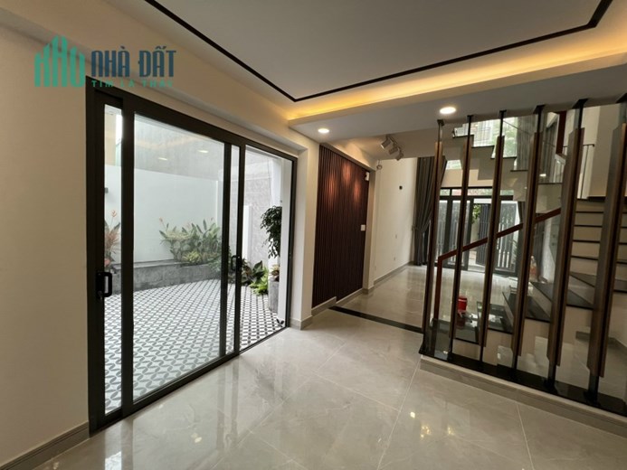 Nhà Mới 5 tầng, gần KDT Vạn Phúc, P. Hiệp Bình Phước, Giá 9,8 tỷ thương lượng