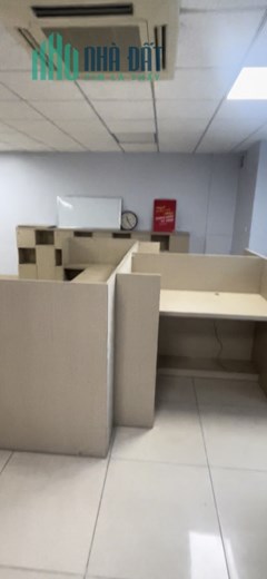 Cho Thuê Sàn Văn Phòng 61m2 mặt phố Quận Cầu Giấy giá chỉ 10tr/th full đồ, thoáng, có hệ thống pccc