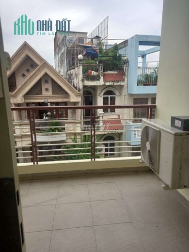 Cho thuê nhà 5 tầng hẻm 68 Út Tịch, Tân Bình
